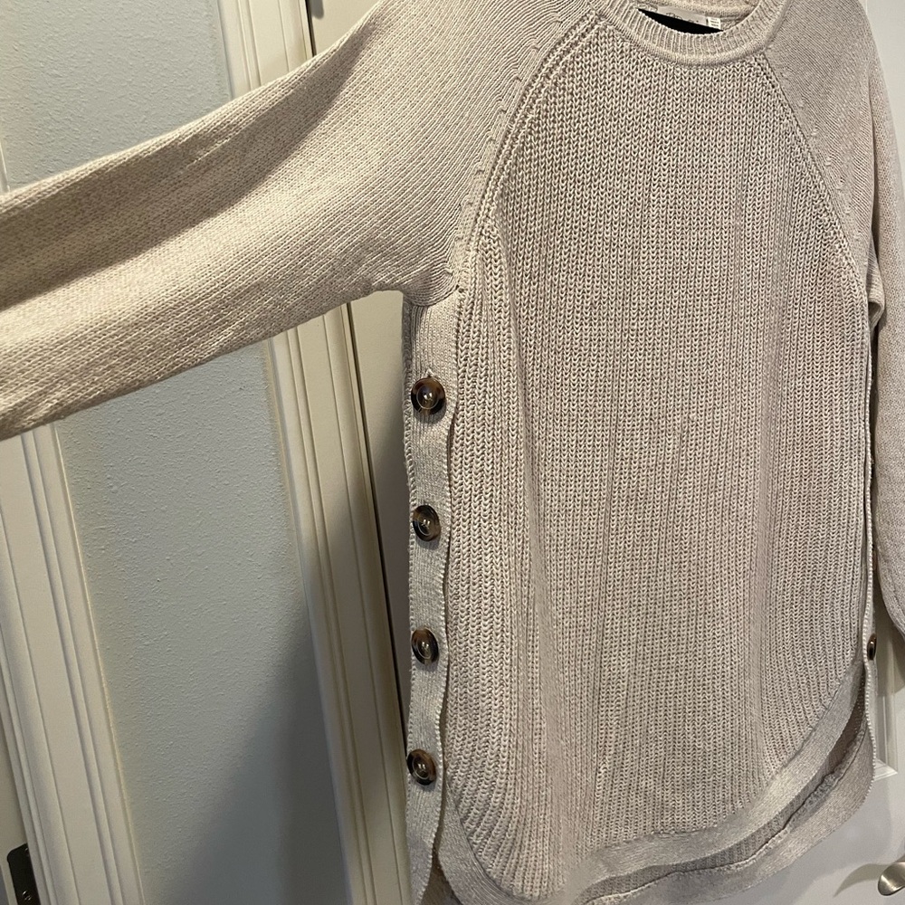 Cream sweater with button enclosed sides - Picture 2 of 5